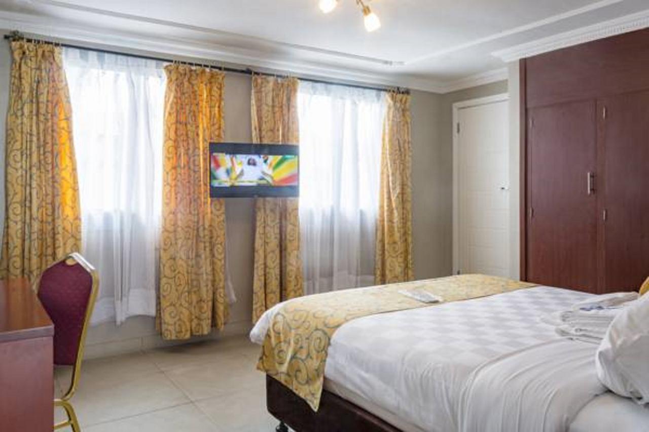 Hotel La Falaise Bonanjo Douala Esterno foto