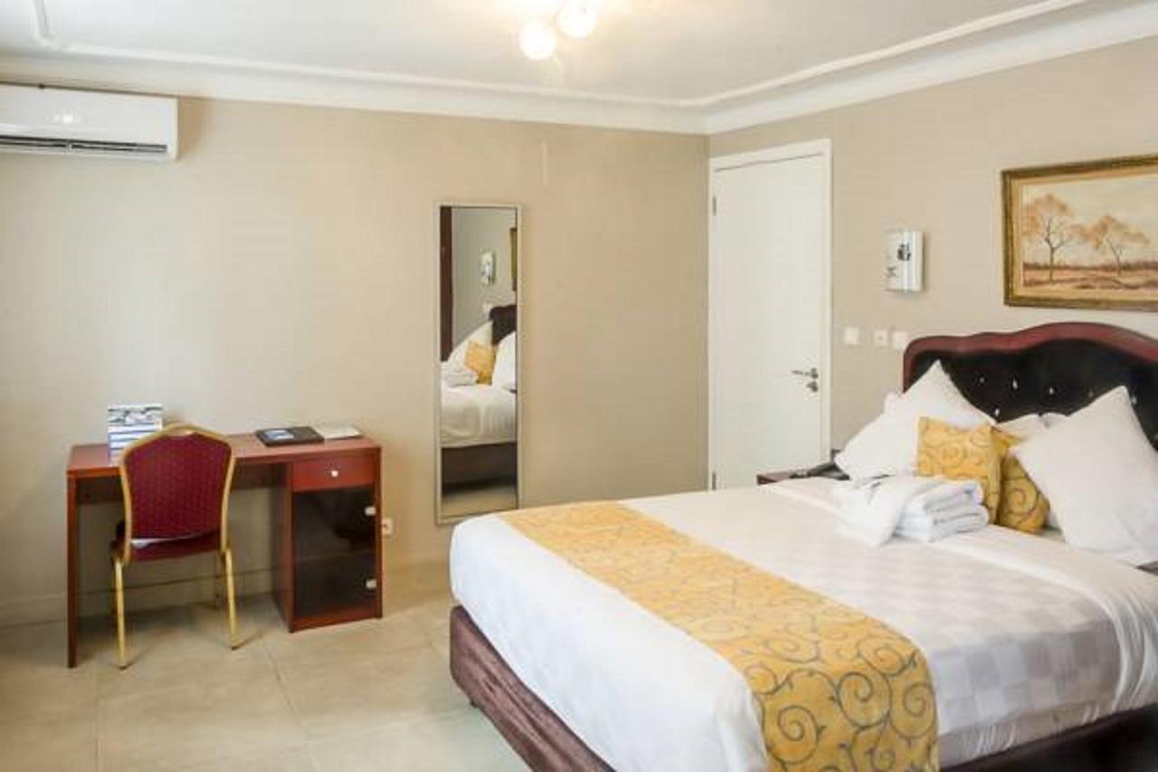 Hotel La Falaise Bonanjo Douala Esterno foto