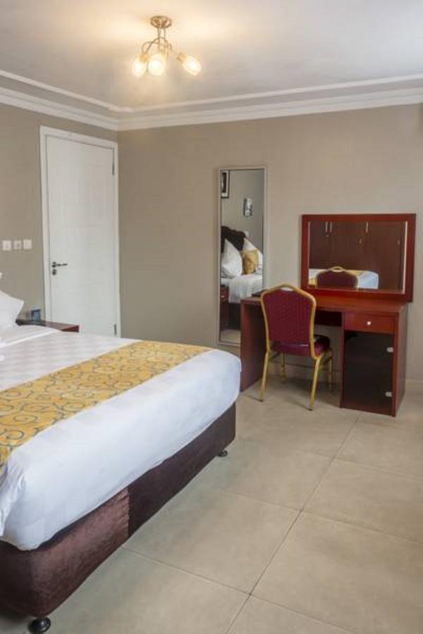Hotel La Falaise Bonanjo Douala Esterno foto