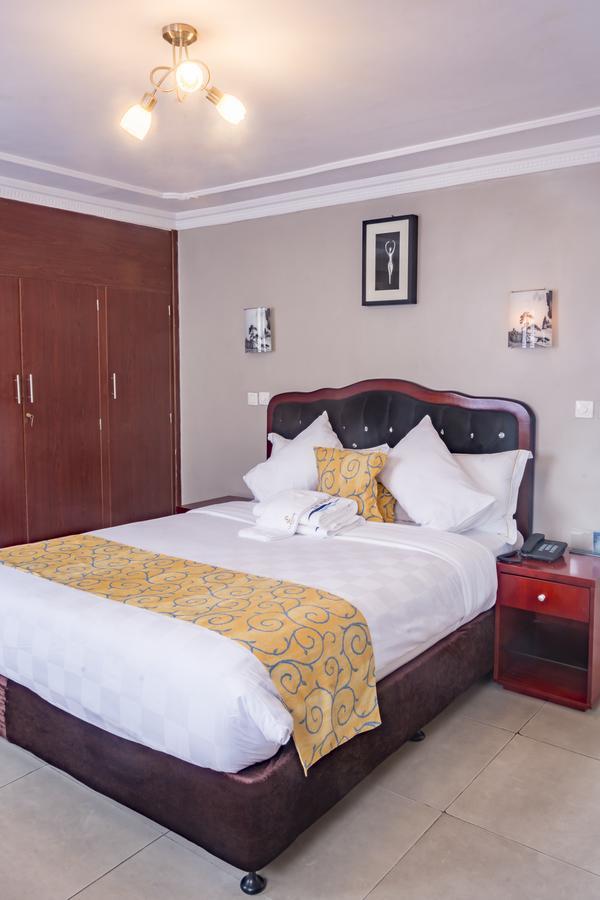 Hotel La Falaise Bonanjo Douala Esterno foto