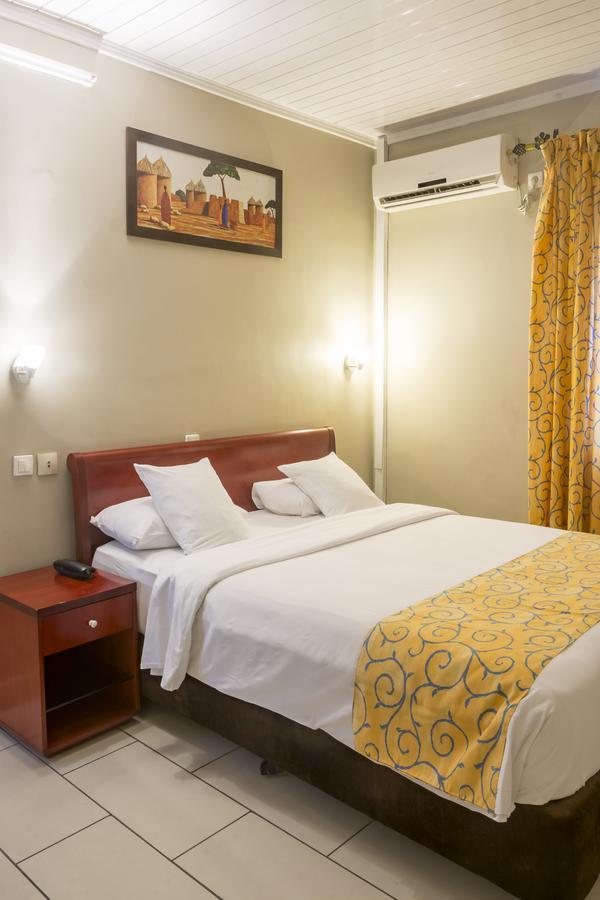 Hotel La Falaise Bonanjo Douala Esterno foto