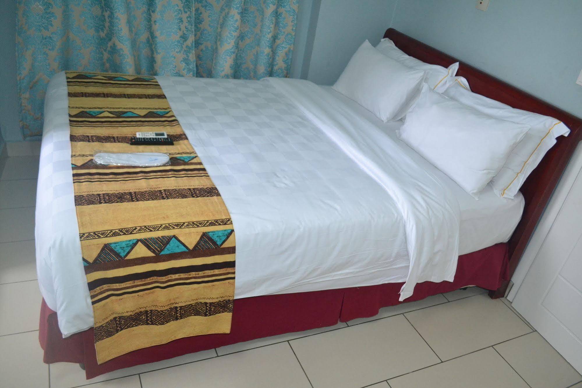 Hotel La Falaise Bonanjo Douala Esterno foto