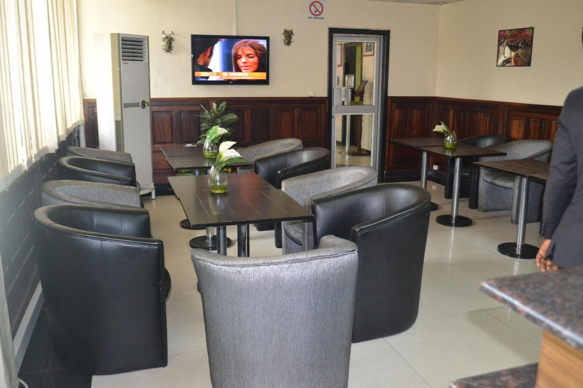 Hotel La Falaise Bonanjo Douala Esterno foto
